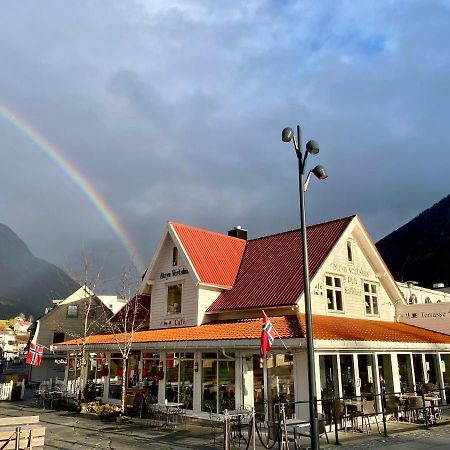 Stryn Kaffebar & Vertshus Eksteriør bilde