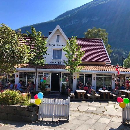Stryn Kaffebar & Vertshus Eksteriør bilde