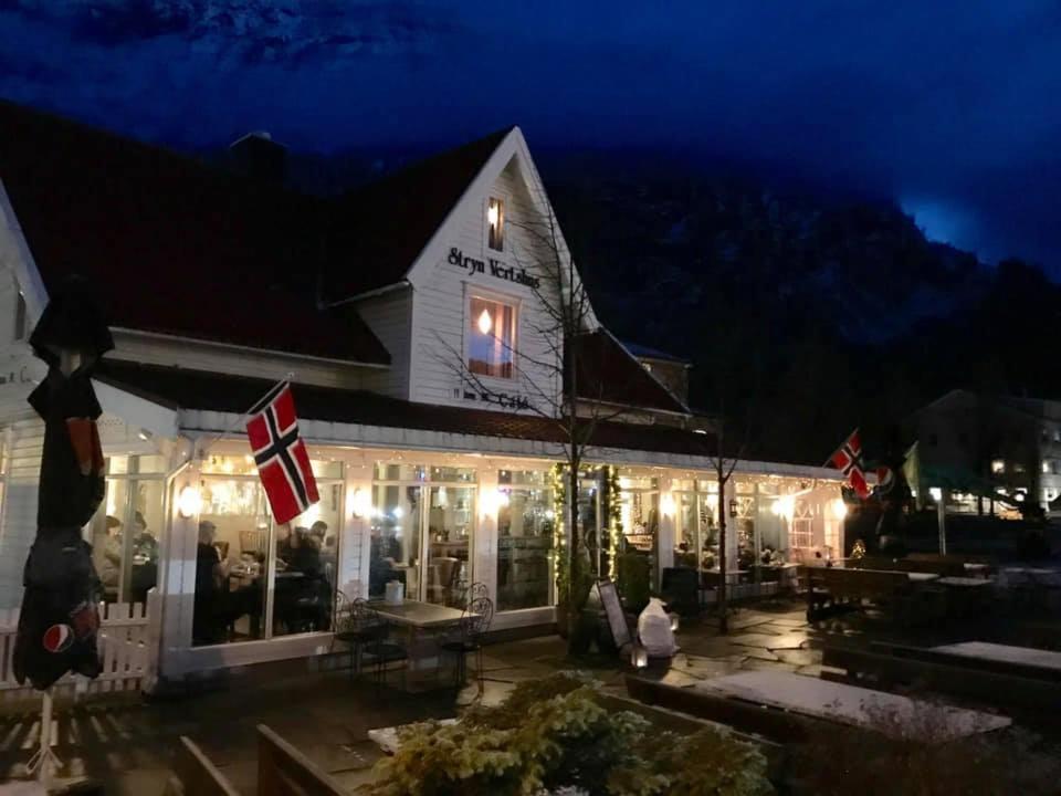 Stryn Kaffebar & Vertshus Eksteriør bilde